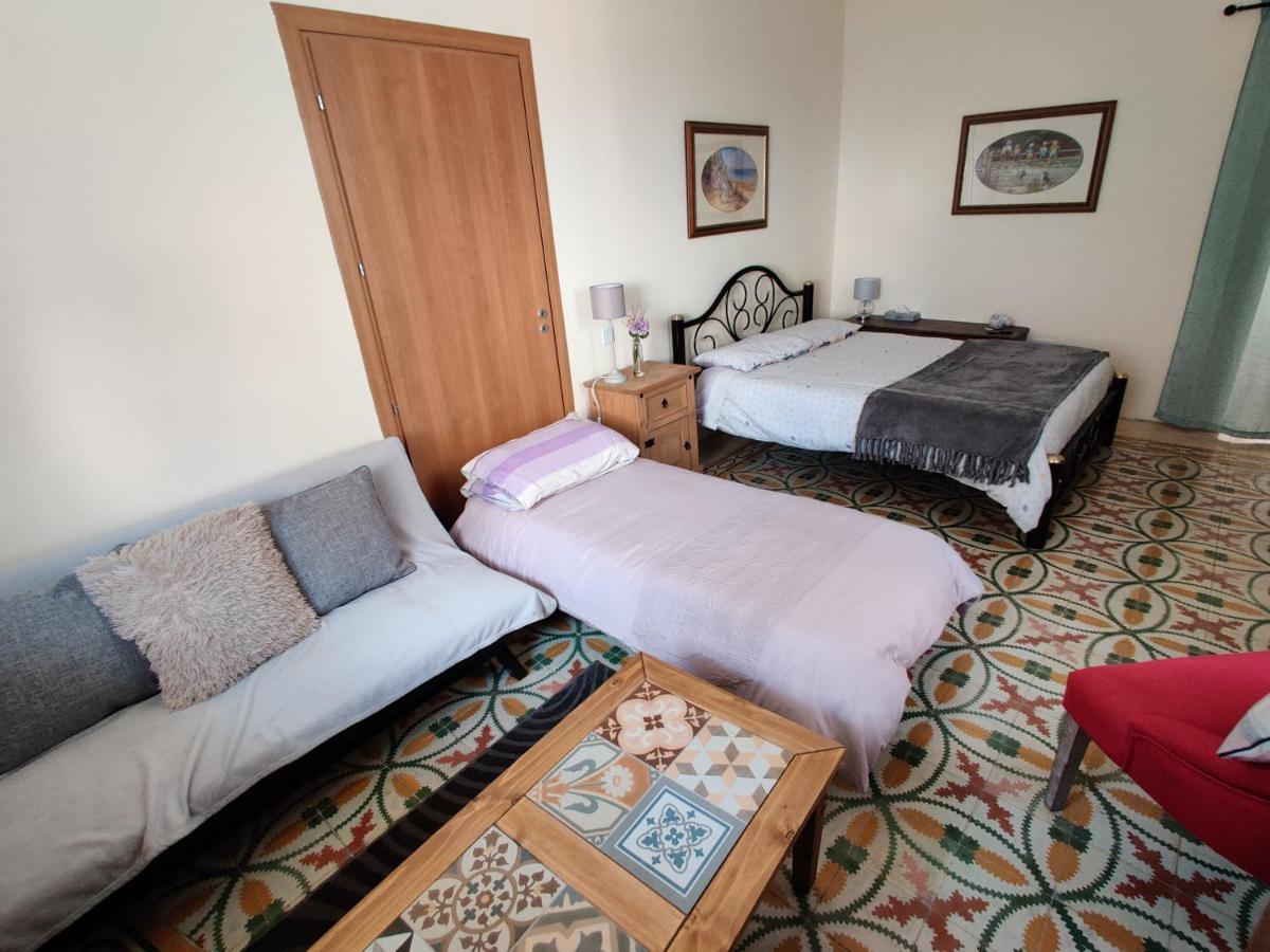 Ellas Place 타르신 외부 사진
